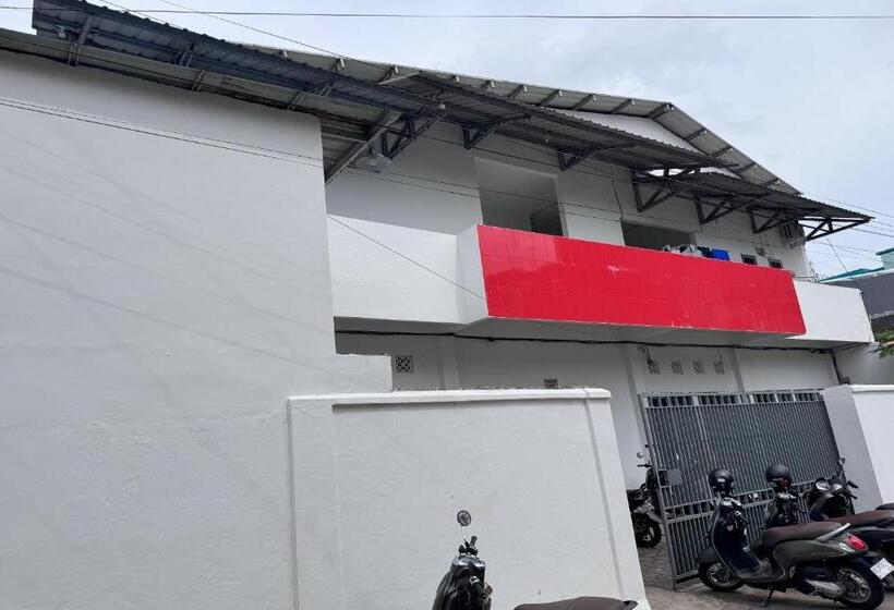 فندق Oyo 93858 Kost Reski 2