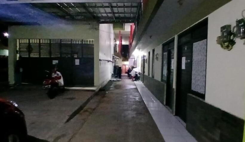 Hotel Oyo 93861 Adinda Guest House Syariah