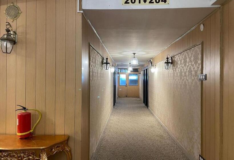 酒店 Rnr The Luxury Suits Lodging & Restaurant