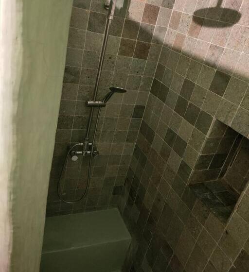 پانسیون Cap De Creus : Bungalow, Jardin Y Vista Al Mar