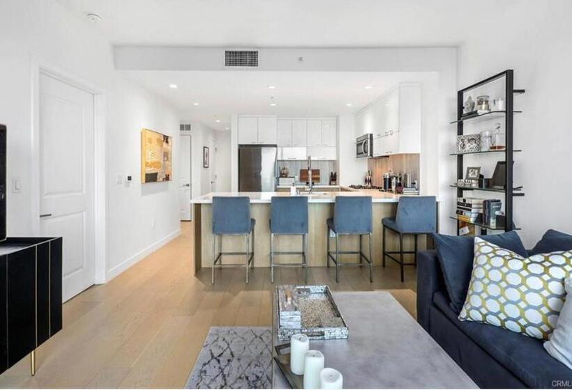 Relax On The Penthouse Floor Dtla With A View