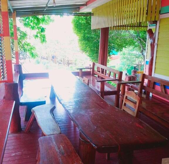 渡假胜地  Camp Chamao