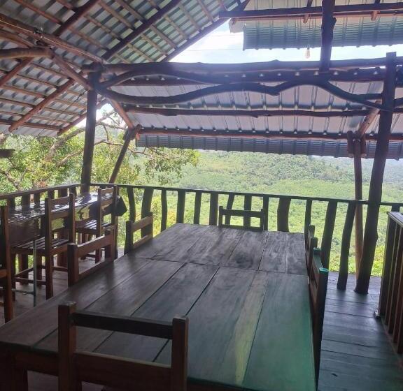 בית מלון כפרי Aybish Resort