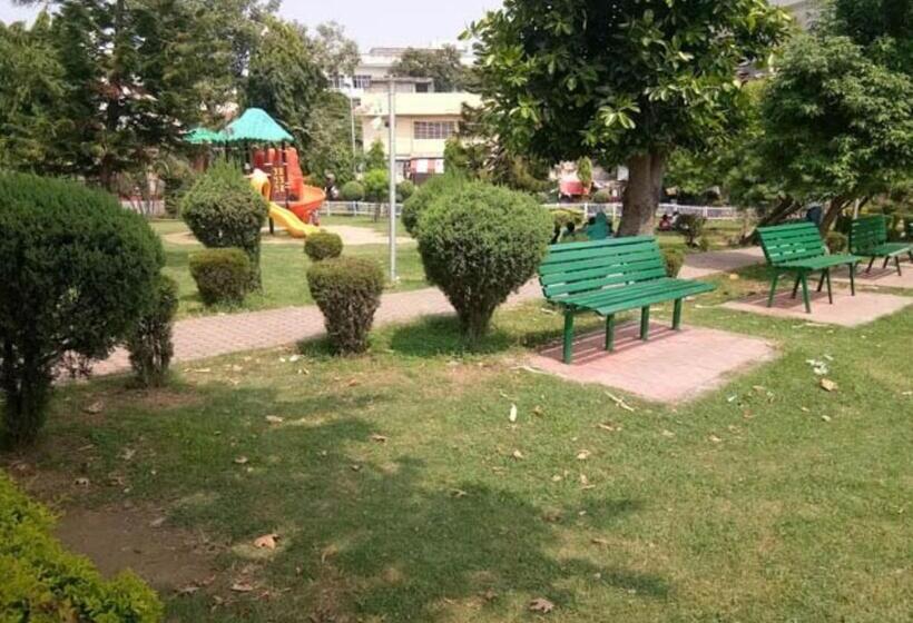 Hotel Broadway Patnitop