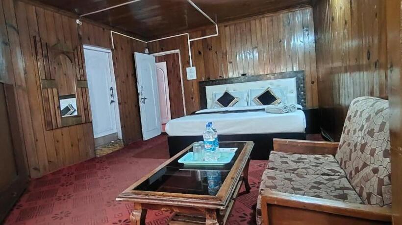 Hotel Broadway Patnitop