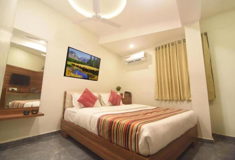 Отель Rajpath Inn