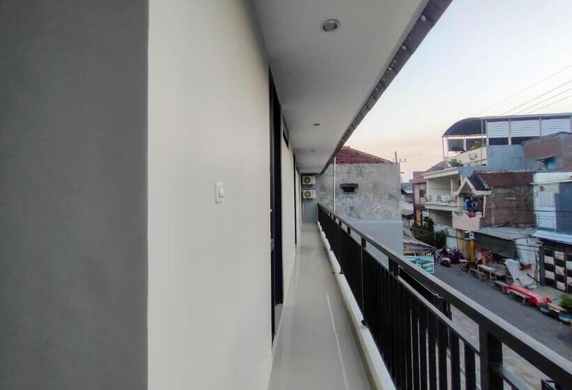 هتل Reddoorz Syariah Near Rumah Sakit Soewandhie