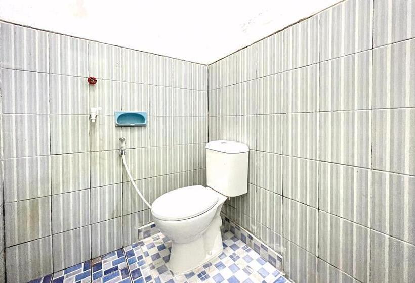 فندق Reddoorz Syariah Near Rs Bhayangkara Nganjuk