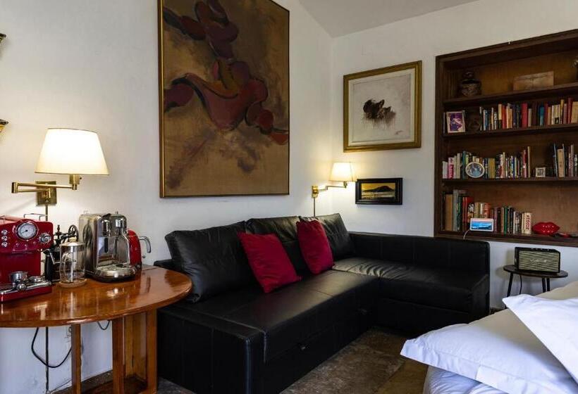 Отель Sintra Wow Unique Double Smart Room In 17th Century Palace! Hot Tub, Snooker, Bbq, Ps5, Sauna, Gym