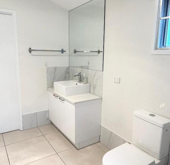 پانسیون 26 Gladstone Rd Highgate Hill