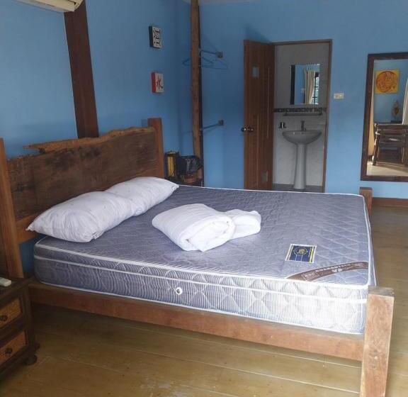 膳宿费 Jonnie S Riverside Resort