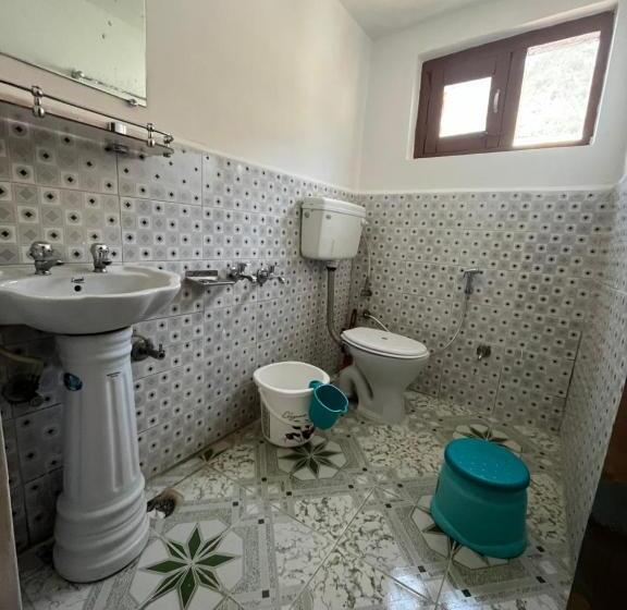 펜션 Pine Brooke Pahalgam