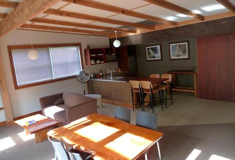 فندق صغير Leigh Sawmill Accomodation