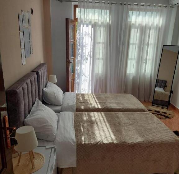 مبيت وإفطار Godard Apartments
