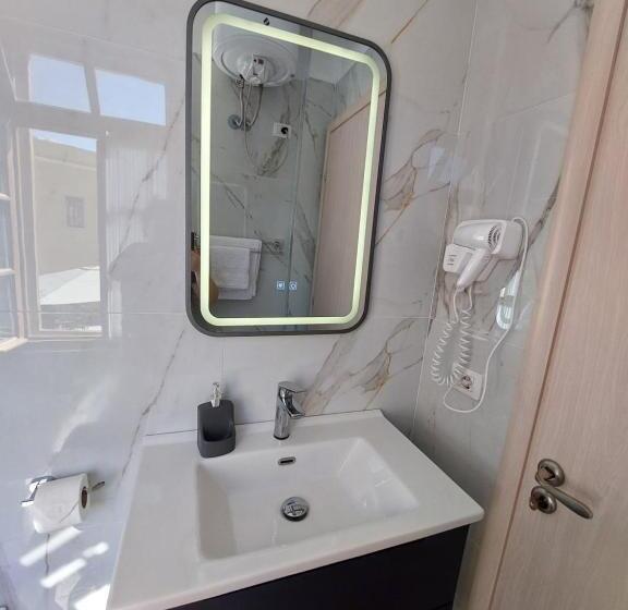 مبيت وإفطار Godard Apartments