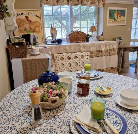 住宿加早餐  Private Suite At Llanddinog House Near Solva