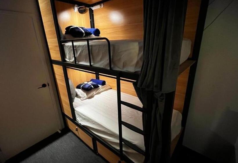 Capsuleaccom Hostel