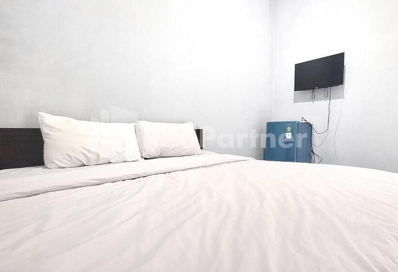 בית מלון כפרי Vins Homestay Kroya Mitra Reddoorz