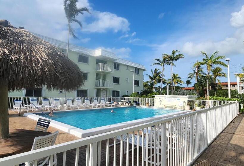 Paradise Awaits You At Key Colony Beach