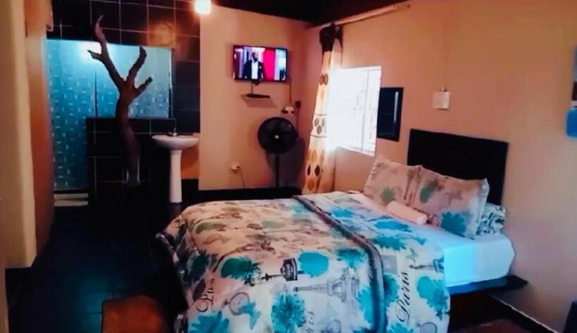 פנסיון Happy Time Guest Houses