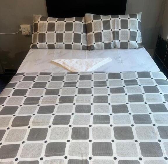 פנסיון Happy Time Guest Houses