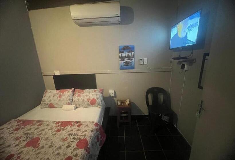 פנסיון Happy Time Guest Houses