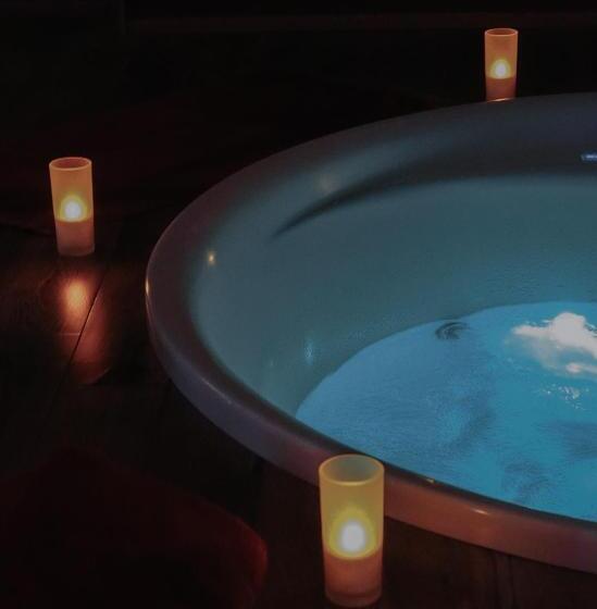 پانسیون L Eden   Suite Privative Avec Jacuzzi Et Sauna