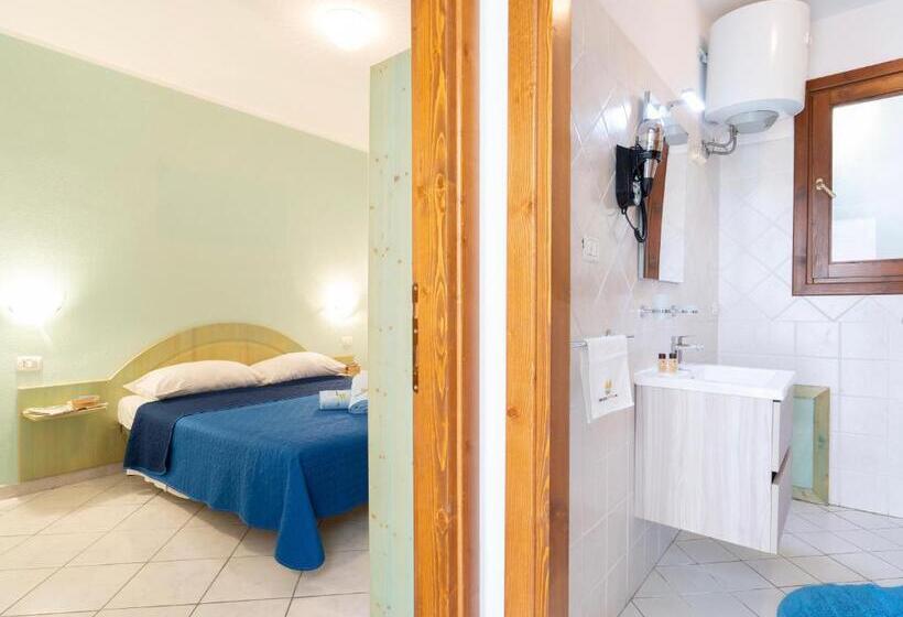 Residence With Swimming Pool In Badesi, Apartments With Air Conditioning And Private Outdoor Area