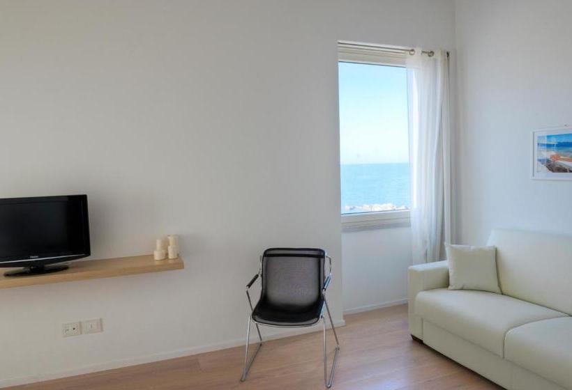 مبيت وإفطار Moma Suites Private Beach