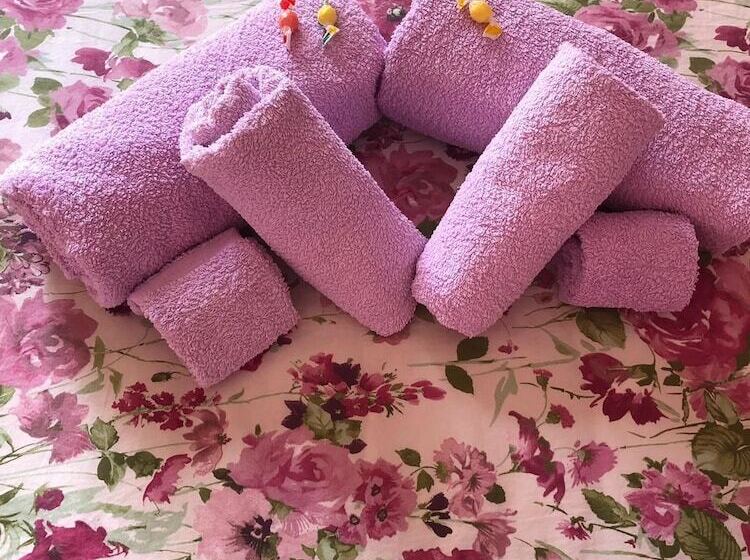 تختخواب و صبحانه Villa Gaia   Luxury Villa, Pool & Wellness Rooms