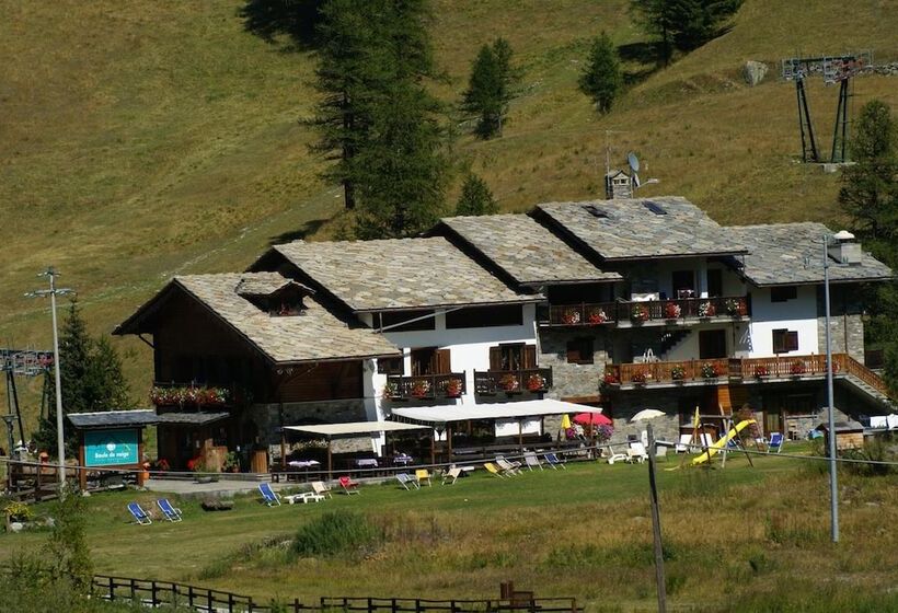 בית מלון כפרי Albergo Boule De Neige