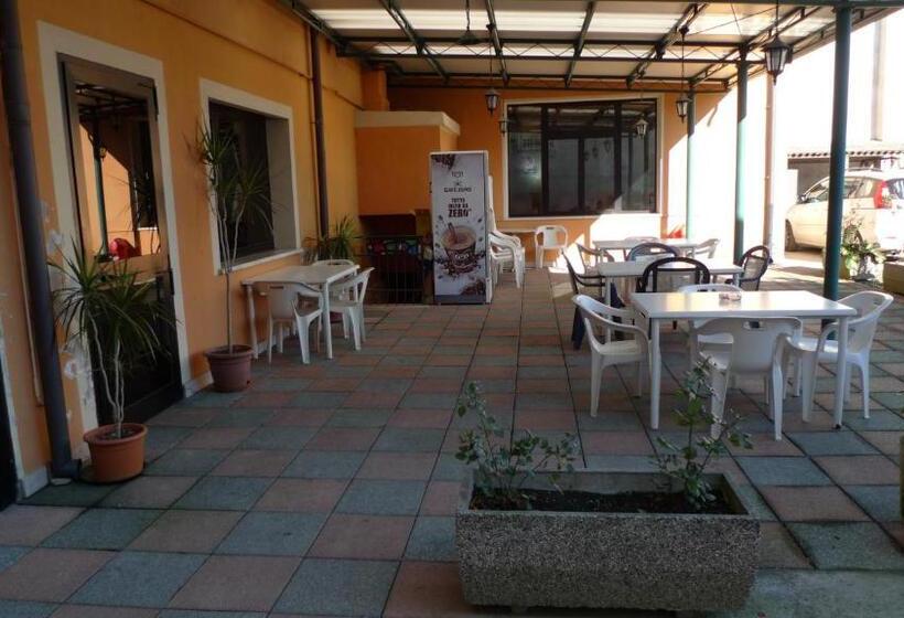 בית מלון כפרי Albergo Simonati