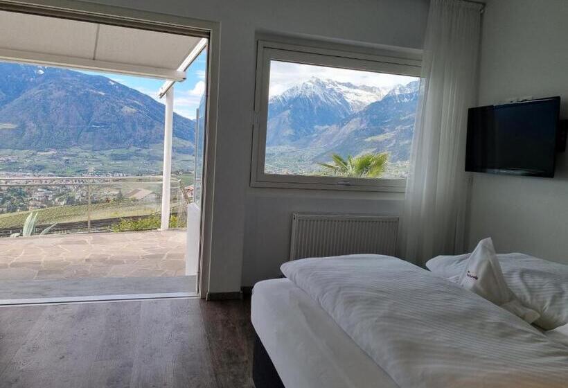 هتل Appartements Graf Hartwig