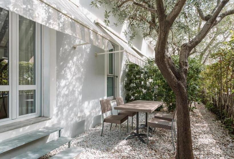 בית מלון כפרי Milton