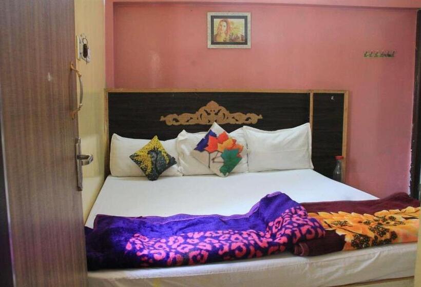 Amudha Hotels & Restaurant