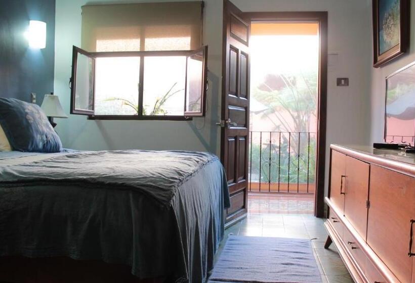 La Casa B & B