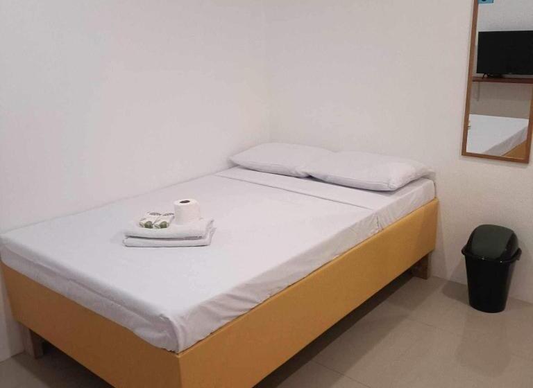 فندق على الطريق Transit Inn