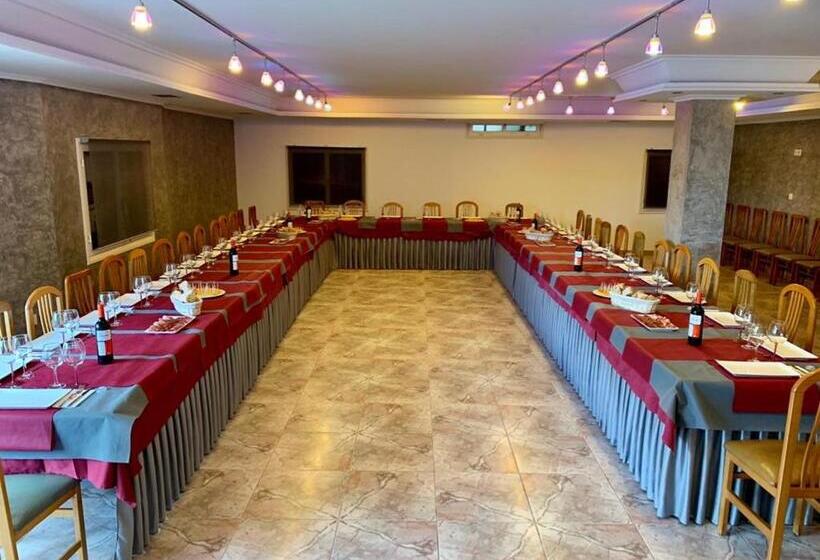 بنسيون Hostal Restaurante Cerqueiro