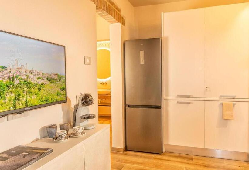 ペンション Palazzo Falcinelli Luxury Room In Montepulciano Center With Elevator