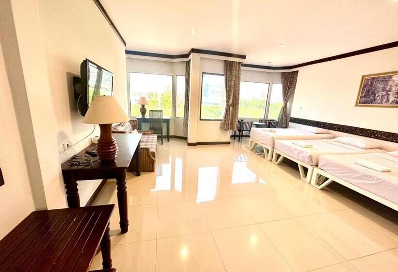 בית מלון כפרי บ้านสวนรีสอร์ท นครสวรรค์