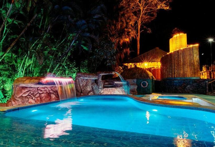 בית מלון כפרי Boscaje Solarpunk Habitat
