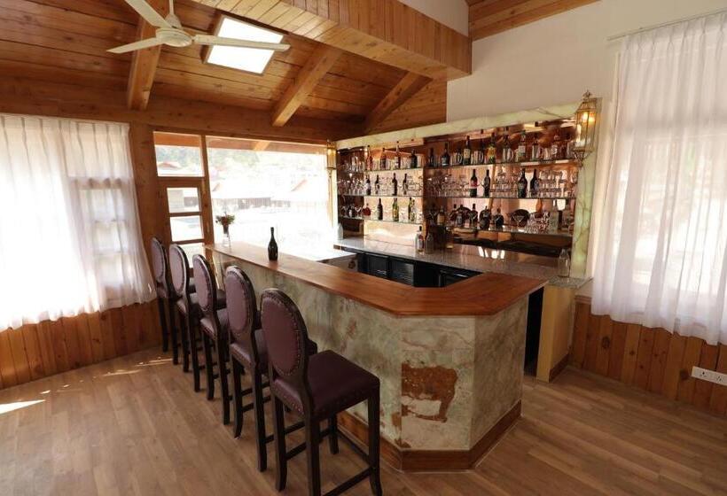 فندق Ezzenza Swarg By Beas Golf Resort   Devlok Manali