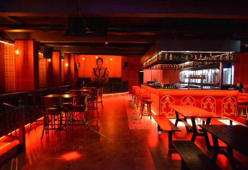 酒店 Saroja Suites
