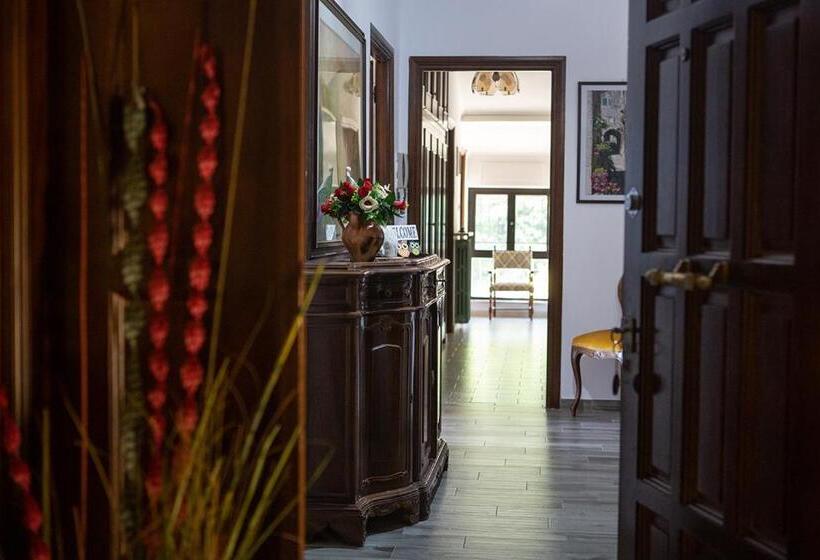بنسيون Casa Erzinio