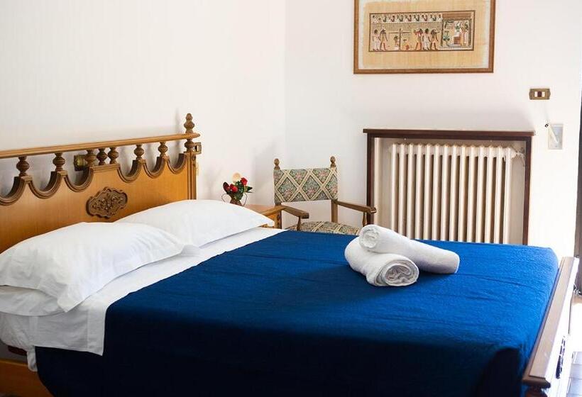 بنسيون Casa Erzinio