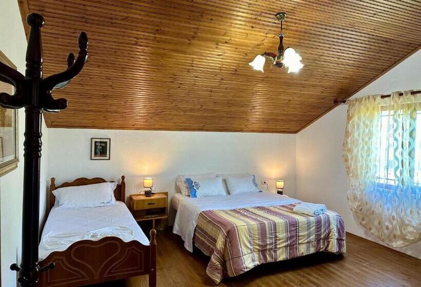 پانسیون Lakeview Escape Koman