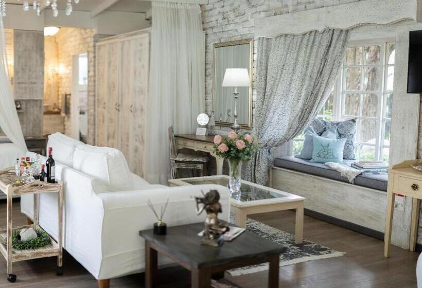 بنسيون Rose And Ivy Cottages
