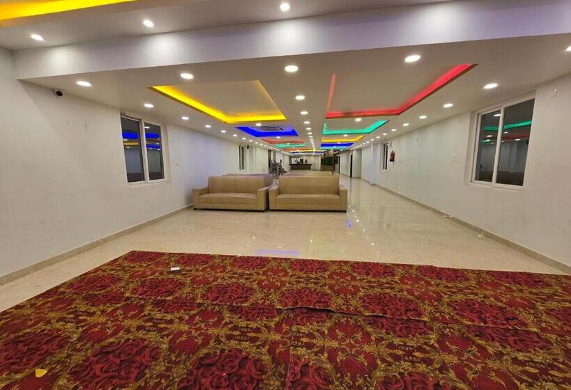 Sarojini Garden Hotel & Restaurant