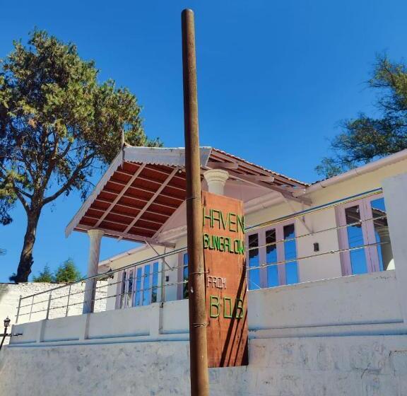 هتل Bob S Haven Bungalow