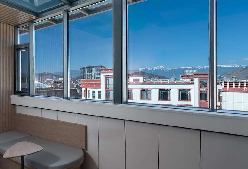 هتل Holiday Inn Express Shangri La By Ihg